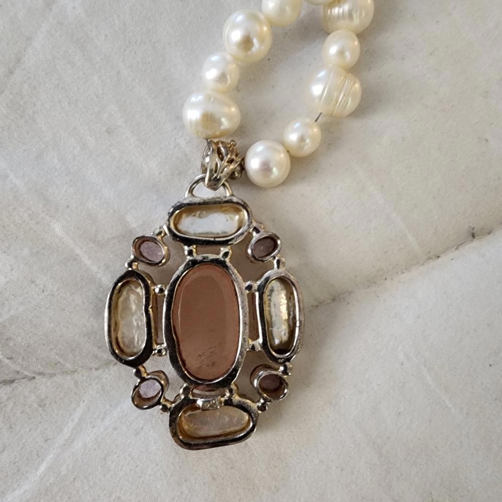 Vintage! Pearl and Peach Stone Necklace - Picture 5 of 7